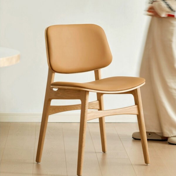 Modern Curved Back Chair - Ergonomic Design with Smooth Lines, Minimalist Seating for Home/Office